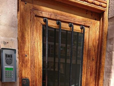 AT Installation Uppgraderar Porttelefon Kv Henrik